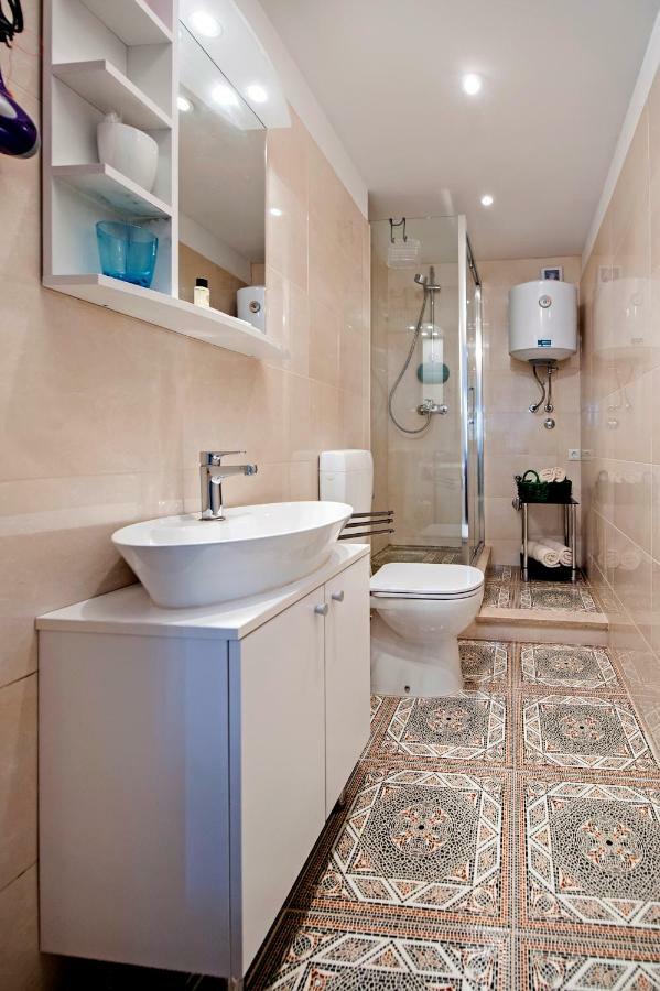 Apartman Delfin Ровин Екстериор снимка