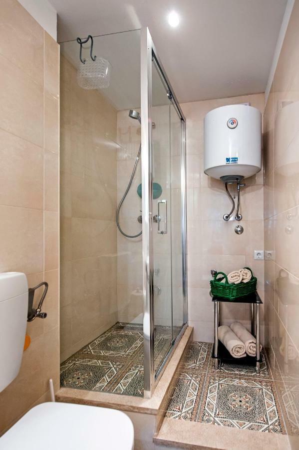 Apartman Delfin Ровин Екстериор снимка